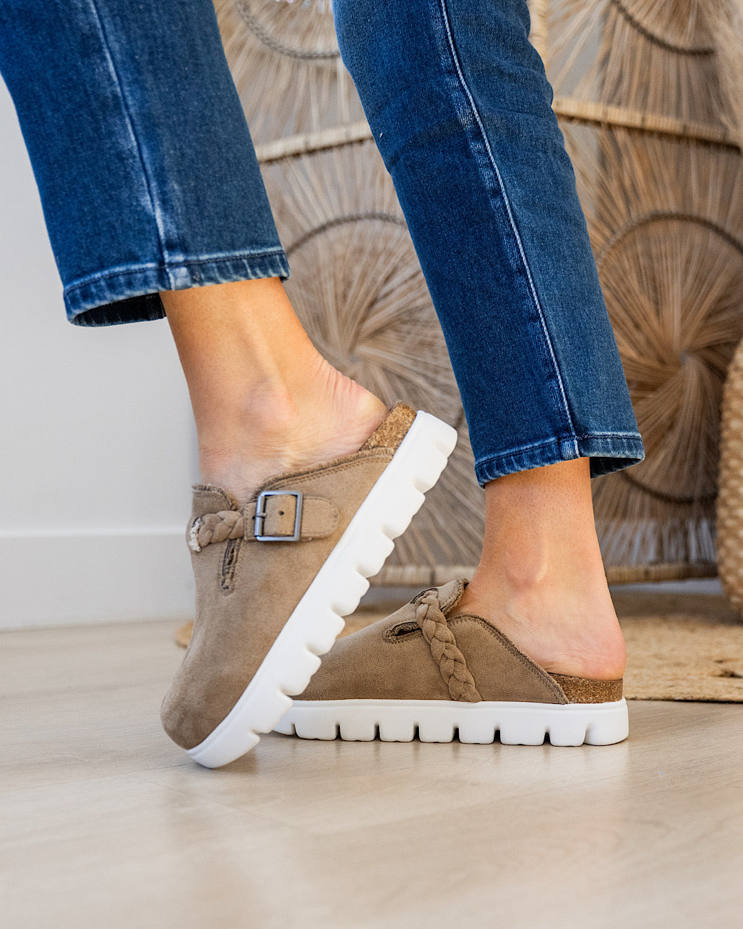 NEW! Very G Cali Slides - Taupe Very G