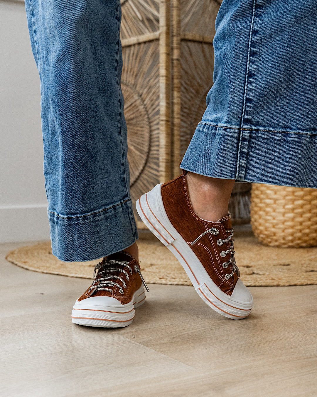 Very G Aman Velvet Sneakers - Tan Very G