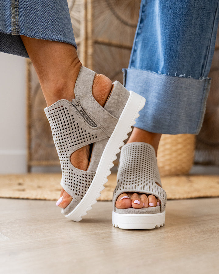 Very G Amy 2 Sandals - Light Gray FINAL SALE Very G