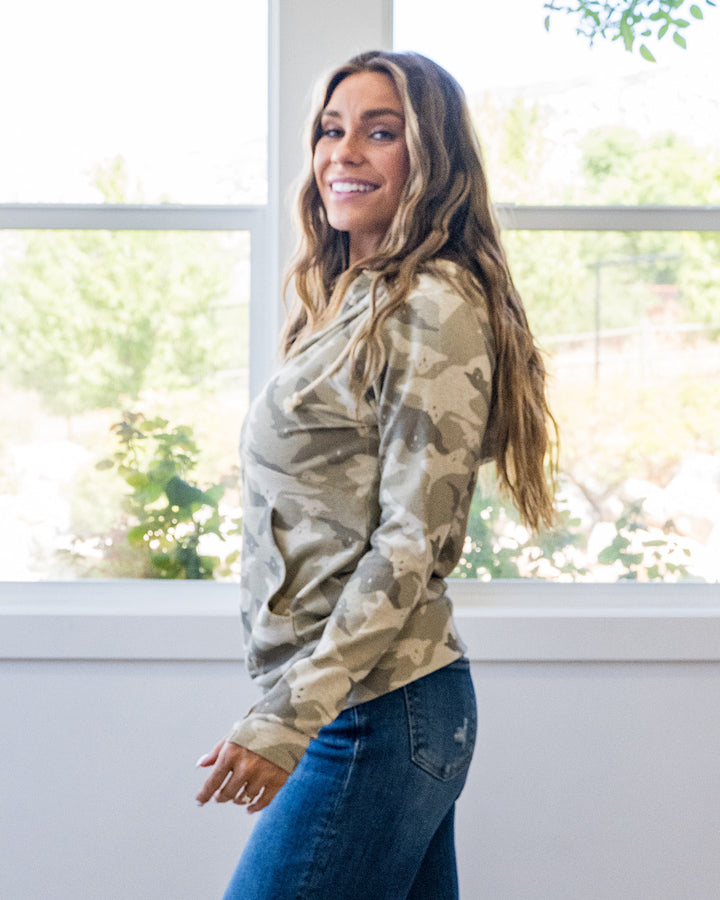 NEW! Ampersand Ave Peek-A-Boo Camo FullZip Sweatshirt Ampersand Ave