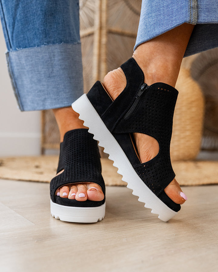 Very G Amy 2 Sandals - Black FINAL SALE Very G