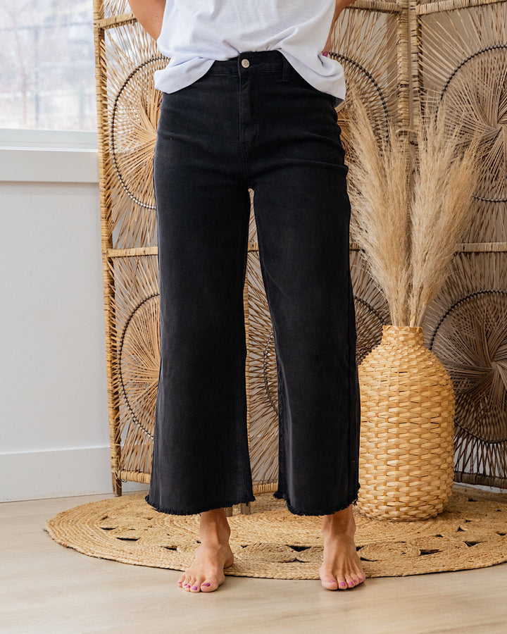 Mae Wide Leg Cropped Jeans - Black Zenana