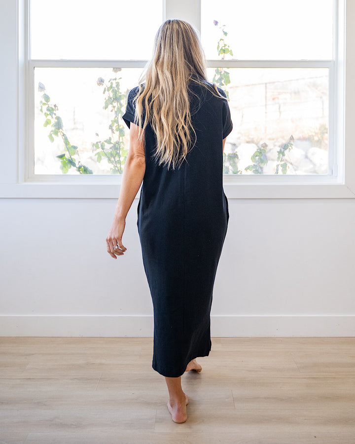Haven Pocket Midi Dress - Black Zenana