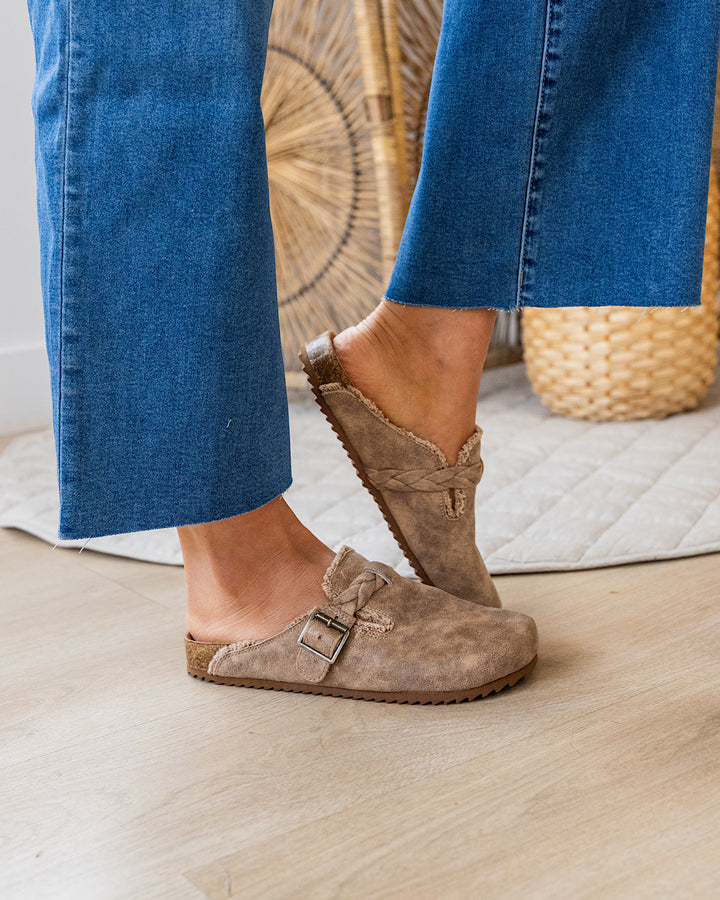 Very G Iris Slides - Beige SALE Very G