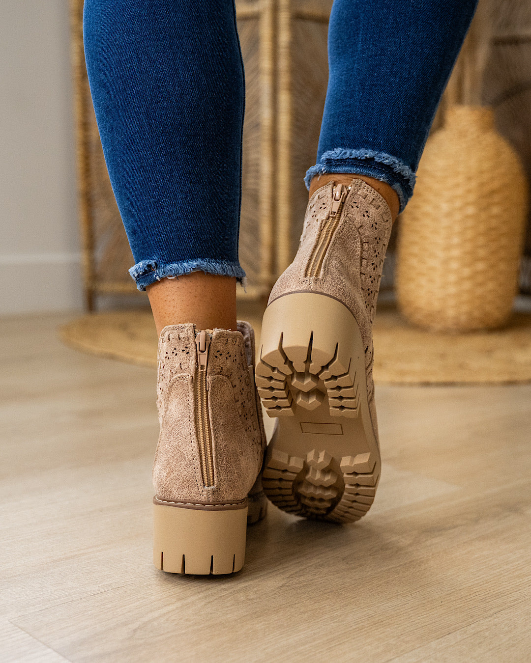 Very G Aryana Boots - Beige Very G