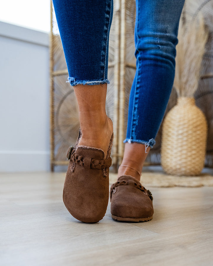 Very G Iris Slides - Color Options Available! Very G Tan