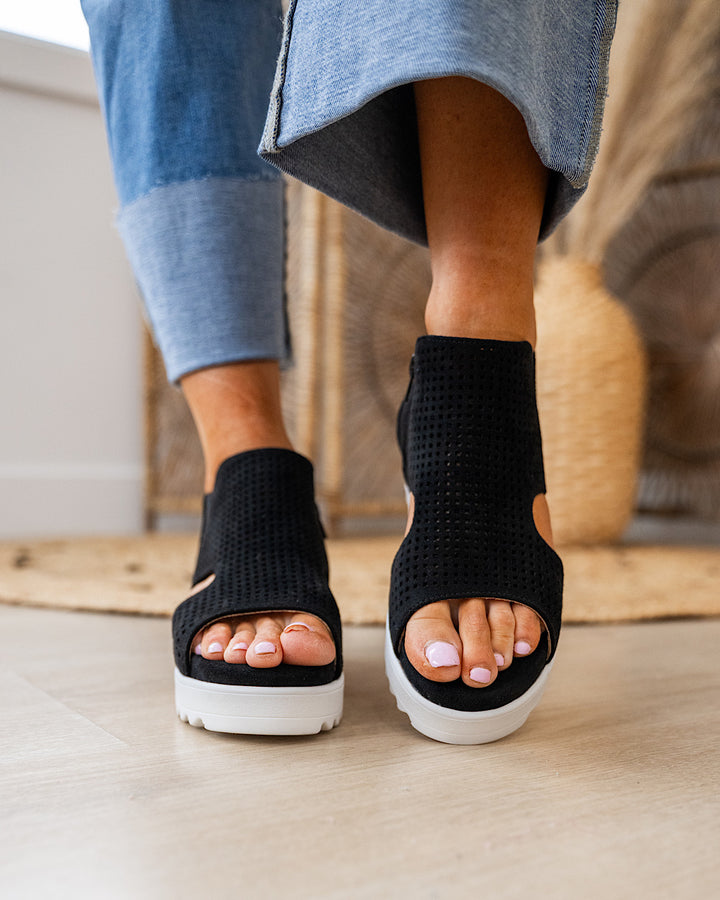 Very G Amy 2 Sandals - Black FINAL SALE Very G