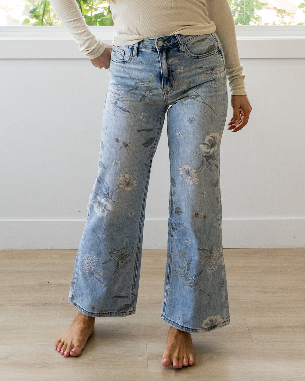 NEW! Vervet Kyla Vintage Floral Flare Jeans Vervet
