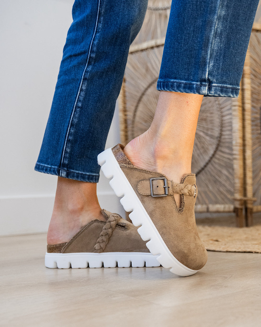 NEW! Very G Cali Slides - Taupe Very G