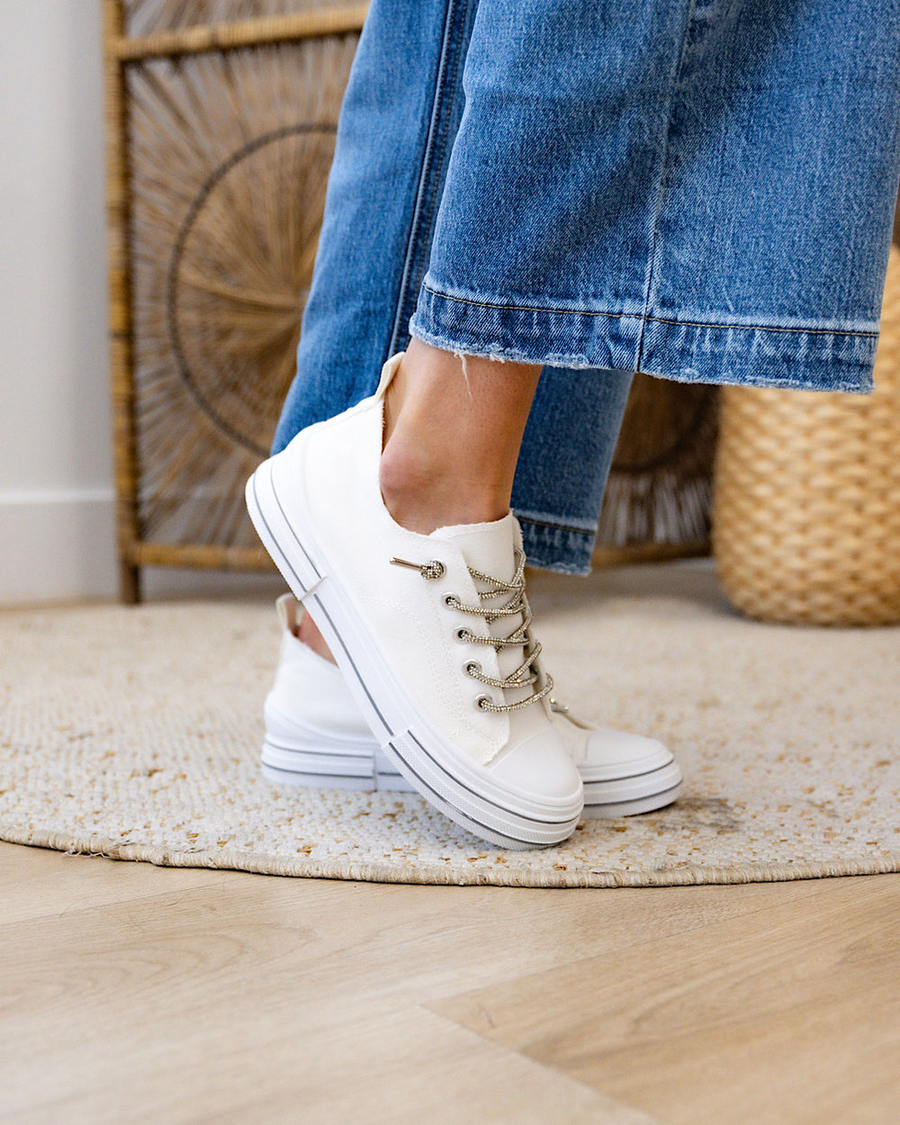 Very G Aman Sneakers - White  Very G   