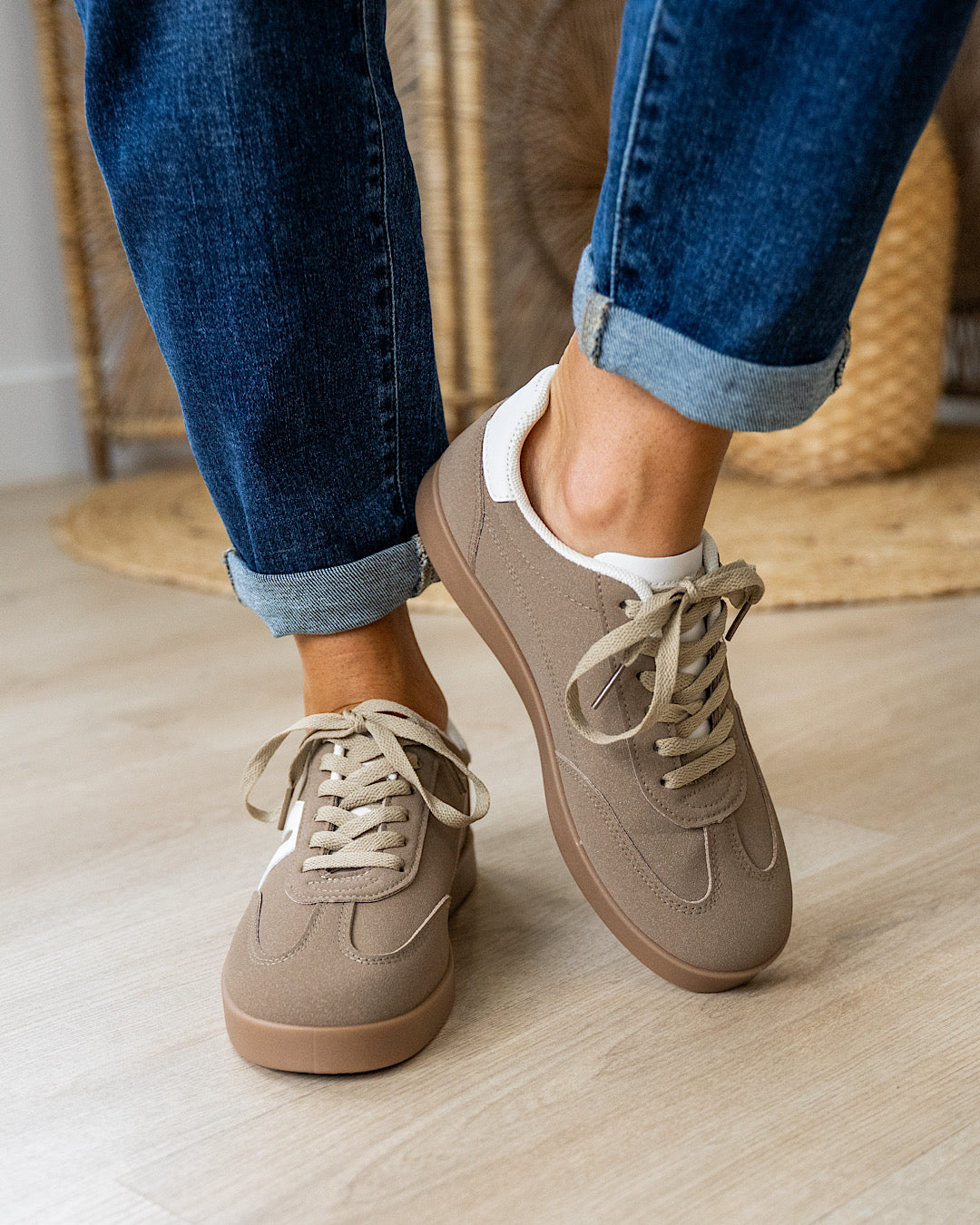 Very G Retro Sneakers - Brown Very G