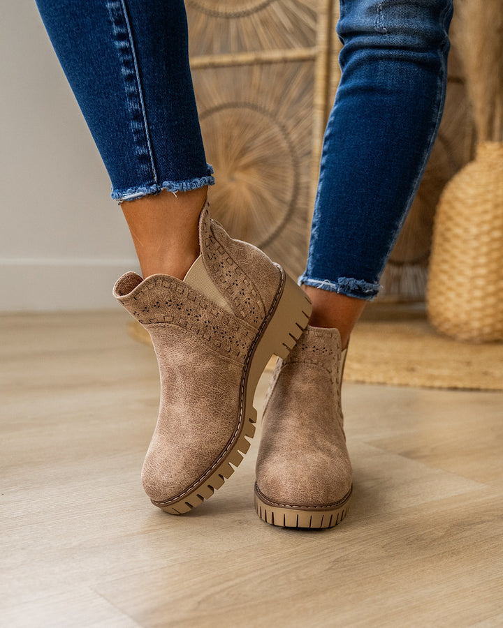 Very G Aryana Boots - Beige Very G