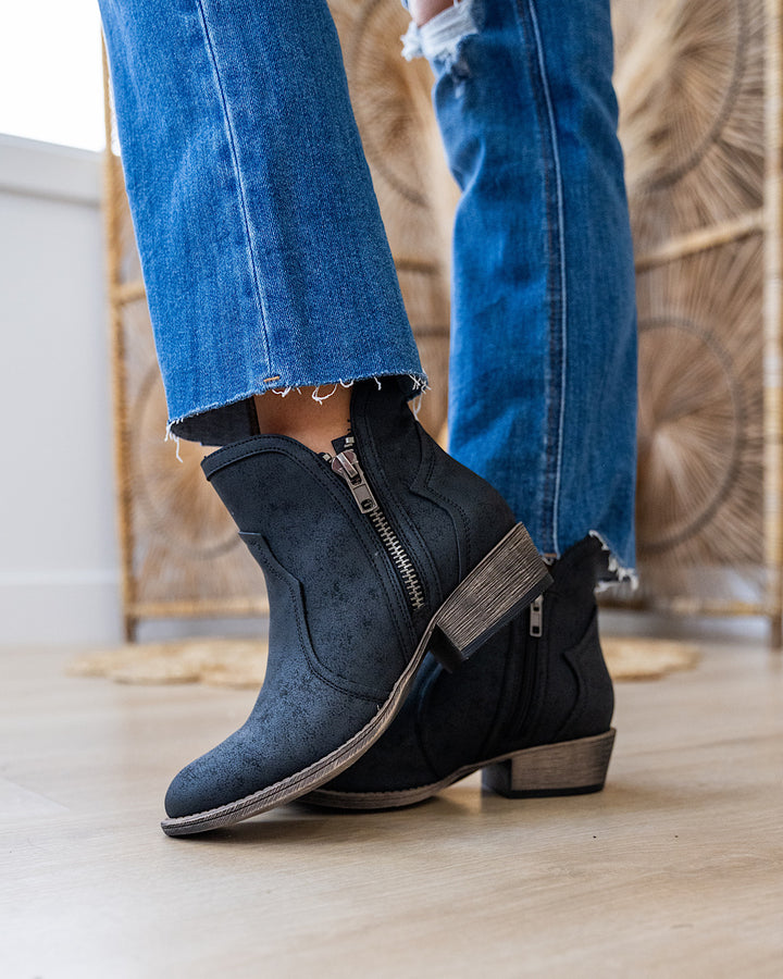 Very G Evie Boots - Black FINAL SALE Very G