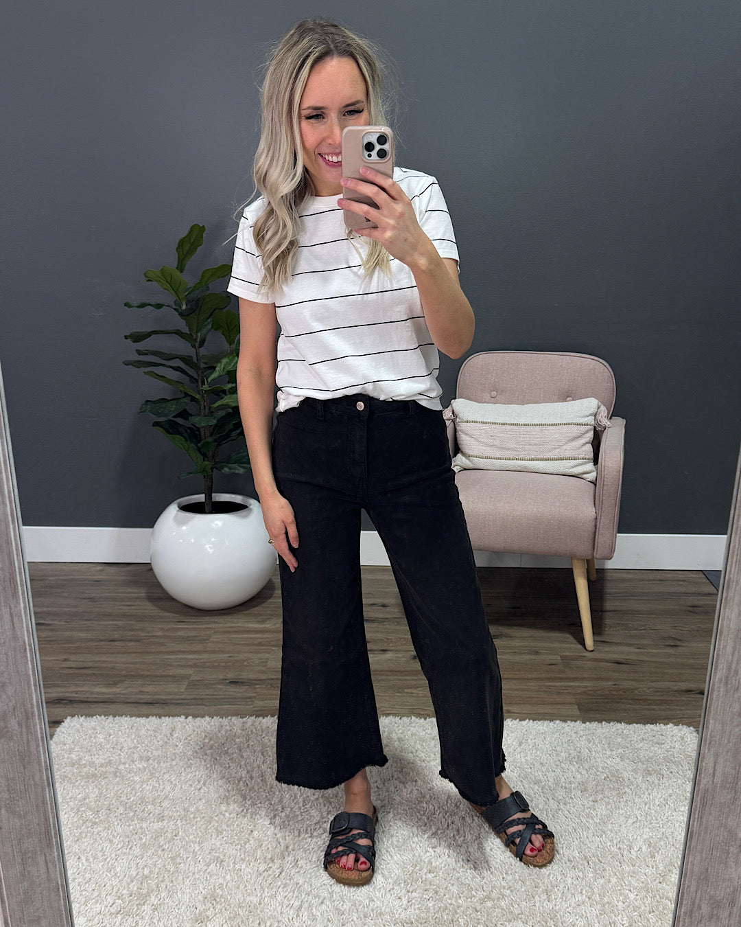 Mae Wide Leg Cropped Jeans - Black Zenana
