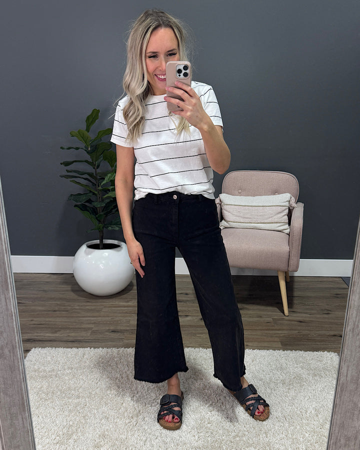 Mae Wide Leg Cropped Jeans - Black Zenana
