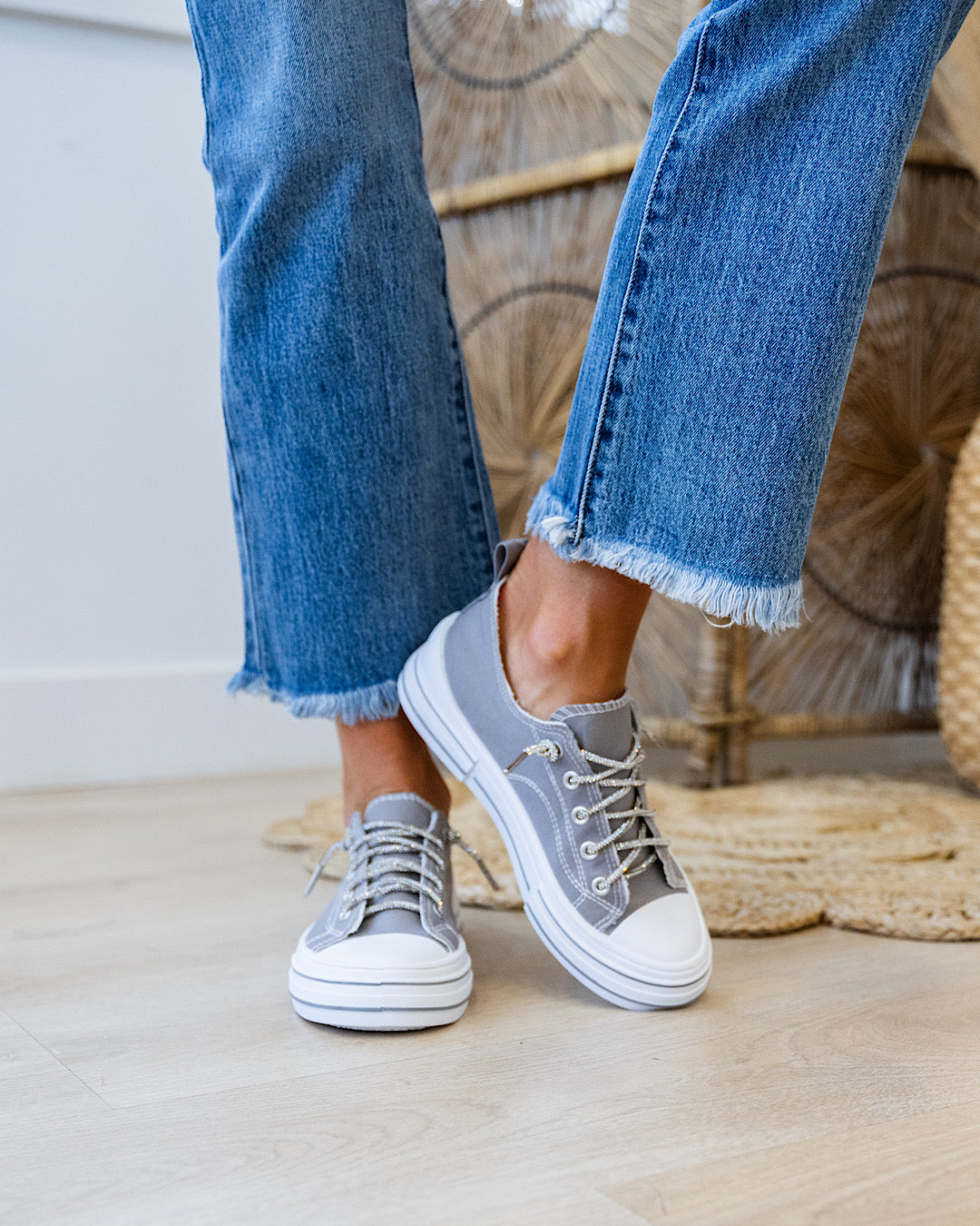 Very G Aman Sneakers - Gray Very G 6