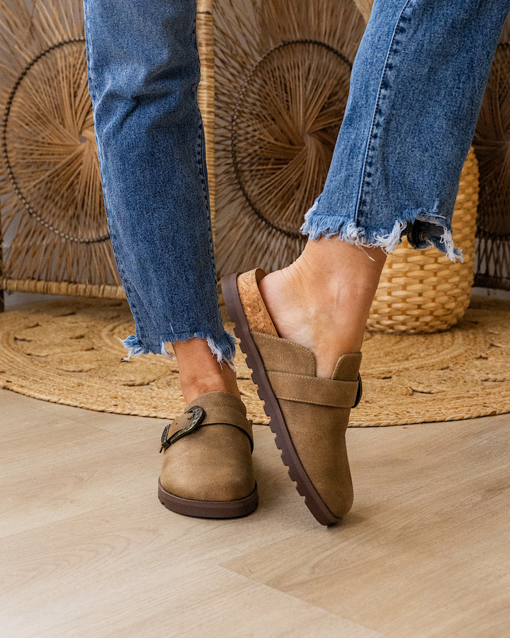 Blowfish Sienna Slides - Tan Blowfish