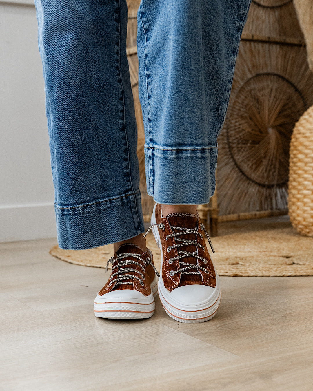 Very G Aman Velvet Sneakers - Tan Very G