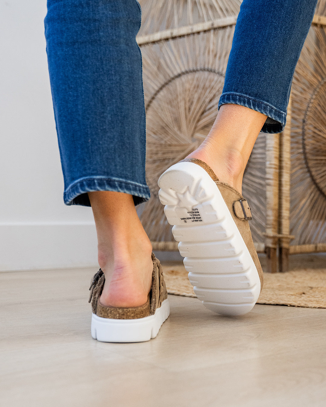 NEW! Very G Cali Slides - Taupe Very G