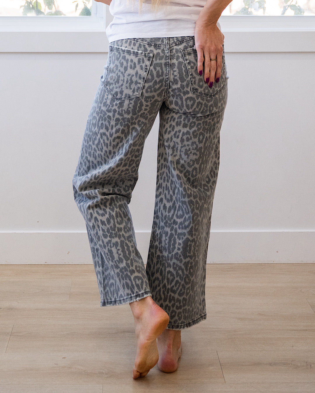NEW! Vervet Hallie Wide Leg Jeans - Gray Leopard Vervet