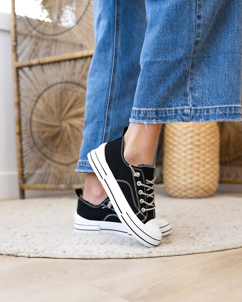 Very G Aman Sneakers - Black  Very G   