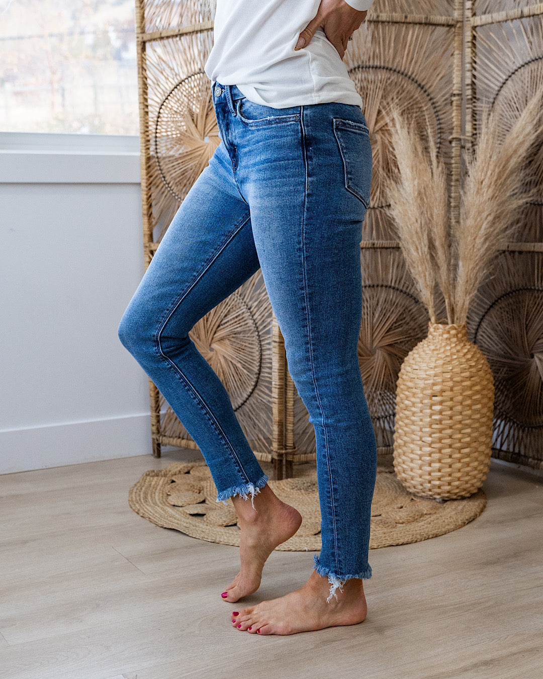 Vervet Gianna Fray Hem Skinny Jeans SALE Vervet
