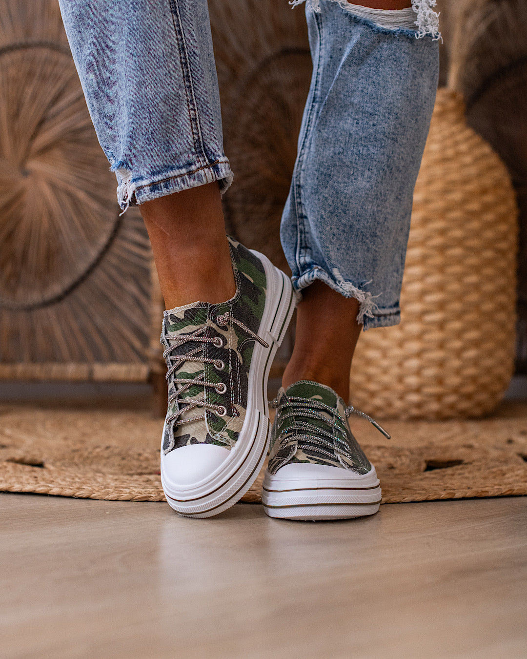 Very G Aman Prints Sneakers - Camo Very G