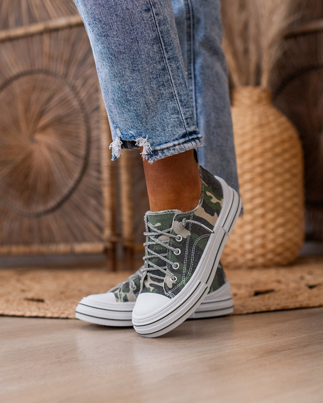 Very G Aman Prints Sneakers - Camo Very G