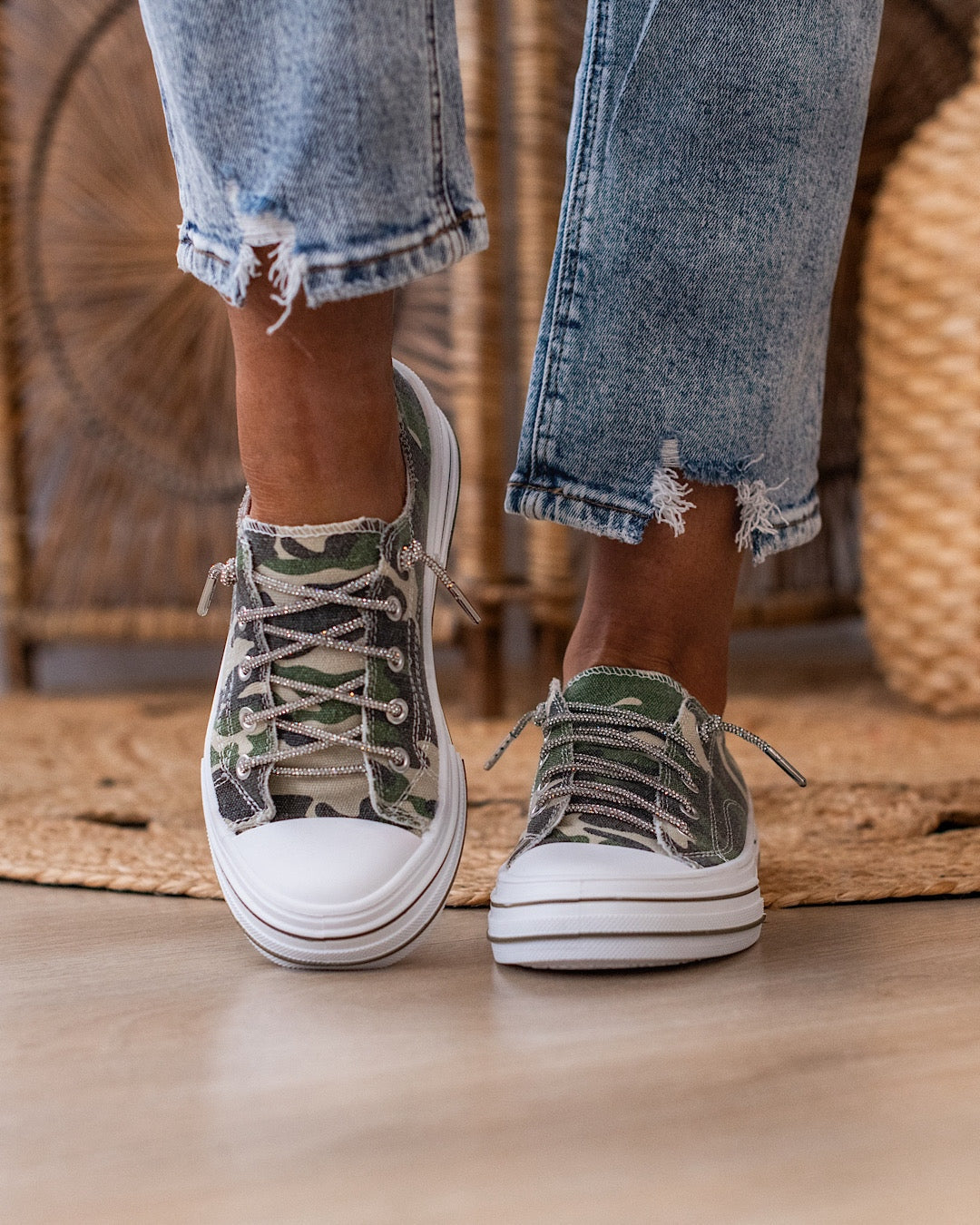 Very G Aman Prints Sneakers - Camo Very G