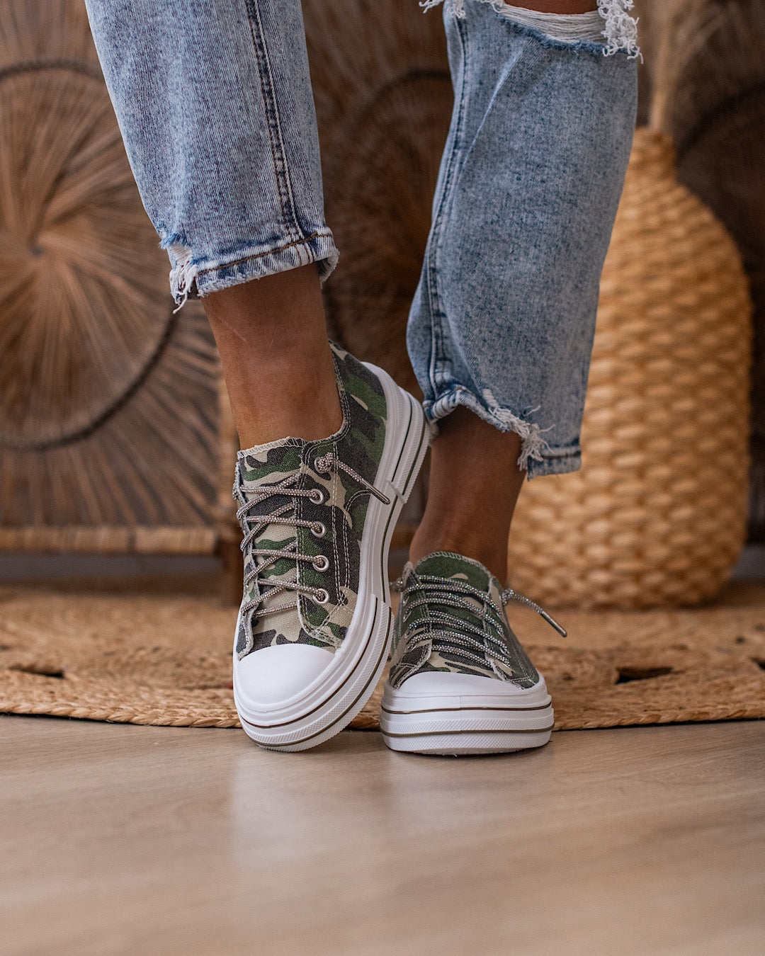 Very G Aman Prints Sneakers - Camo Very G