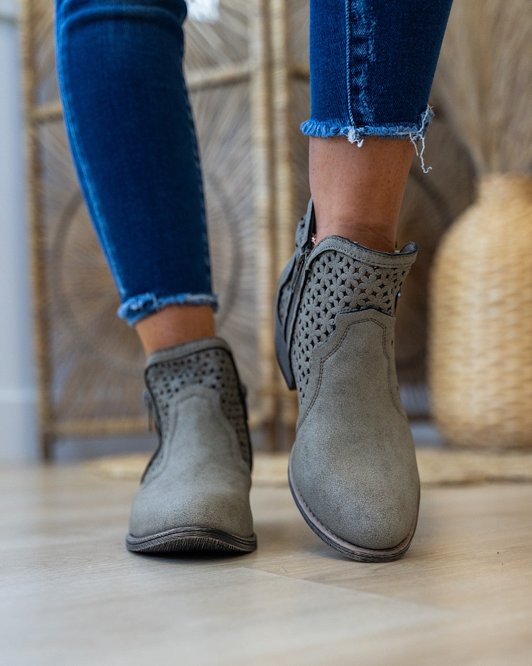 Very G Leah 2 Boots - Gray Very G