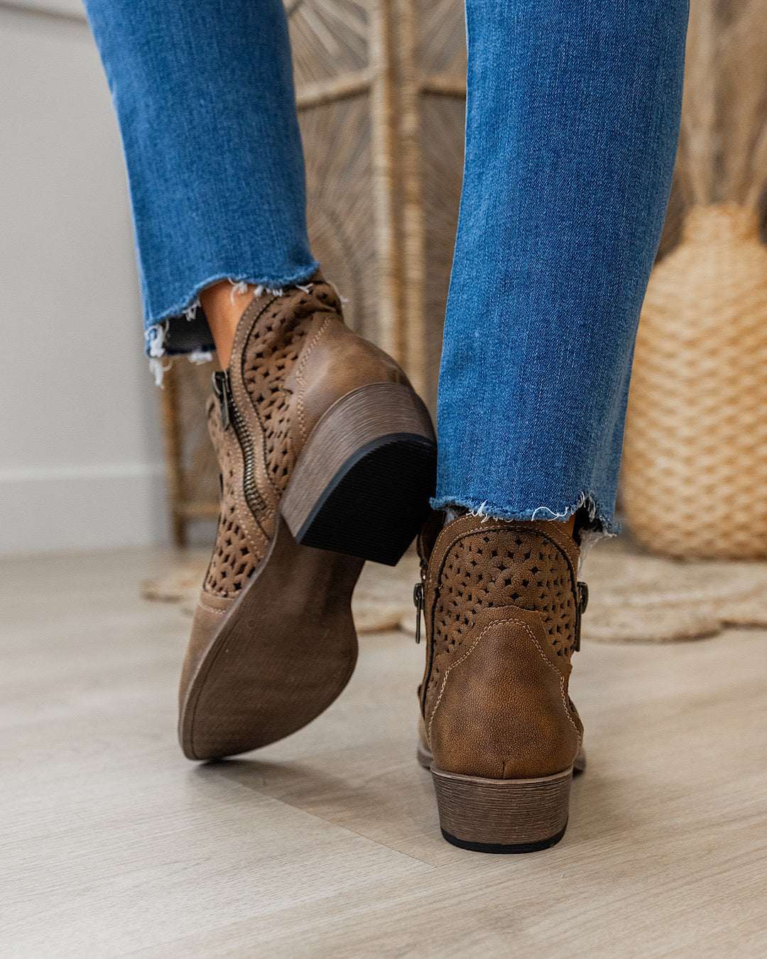 Very G Leah 2 Boots -Tan Very G