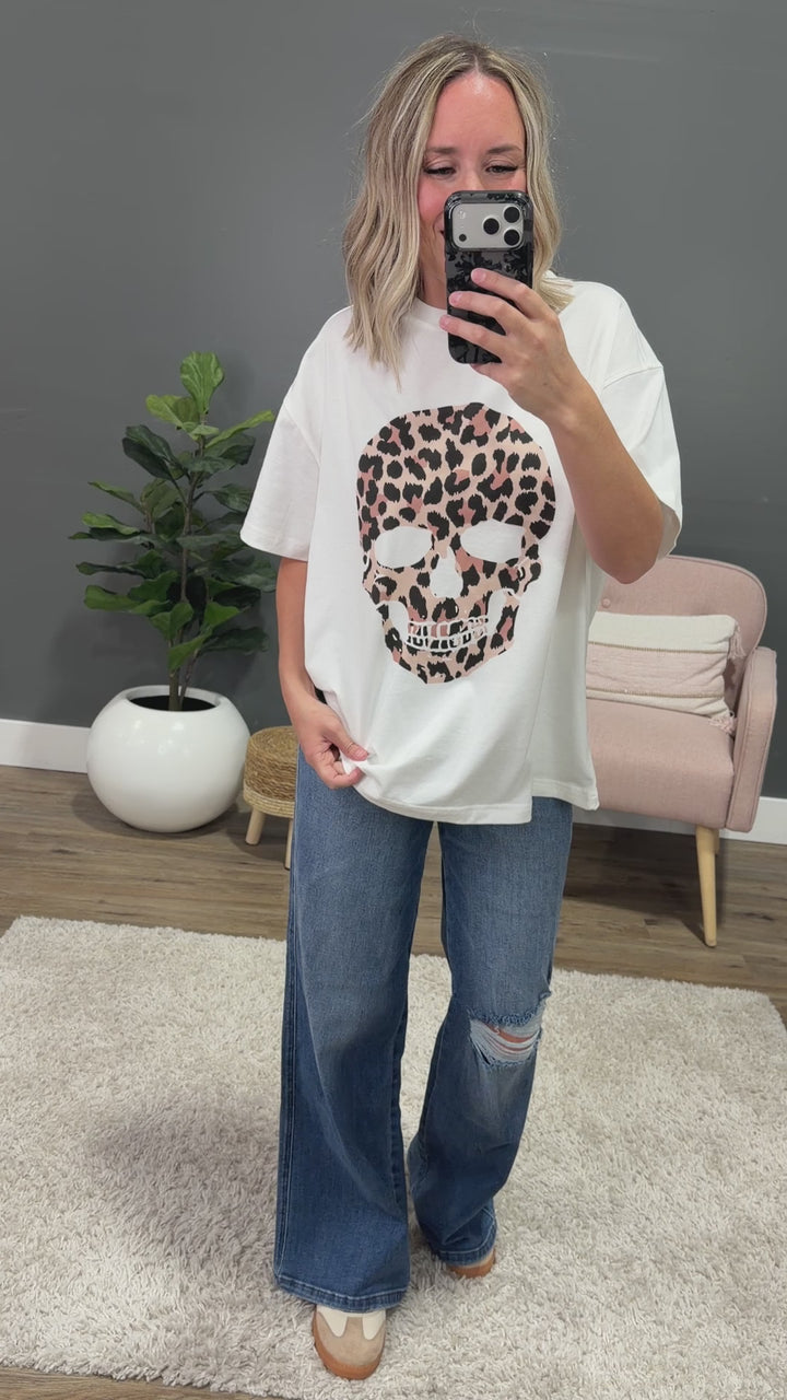 NEW! Ampersand Ave Purr-fectly Spooky Boyfriend Tee Ampersand Ave