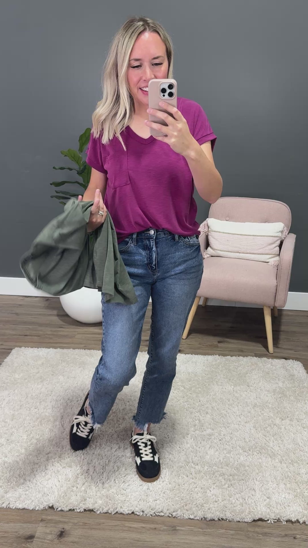 The Effortless V Neck Pocket Top - Magenta SALE Staccato