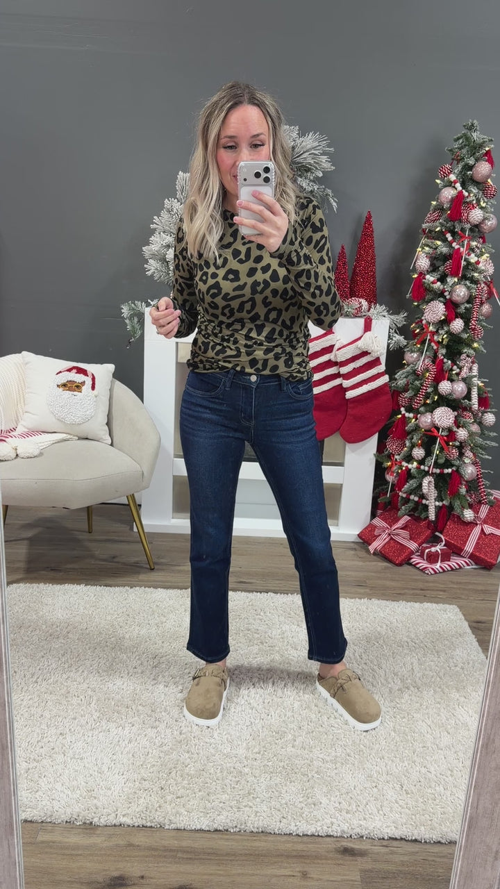 NEW! Vervet That Was Close Non Distressed Straight Jeans Vervet